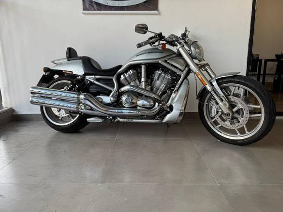HARLEY-DAVIDSON V-ROD 10TH ANNIVERSARY EDITION 